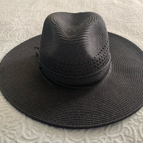 Carly Jean Los Angeles Accessories - NWOT Carly Jean Los Angeles hat